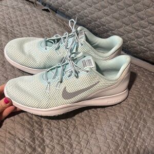 Nike Women's Light Blue Sneakers